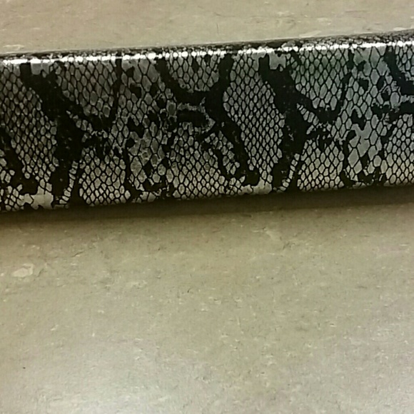 CLUTCH Purse, Faux Snake Skin, Short Chain Strap - Picture 7 of 7